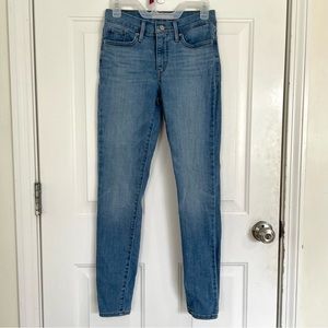 Levi’s 311 Shaping Skinny Mid Wash Jeans 26x30 Like New